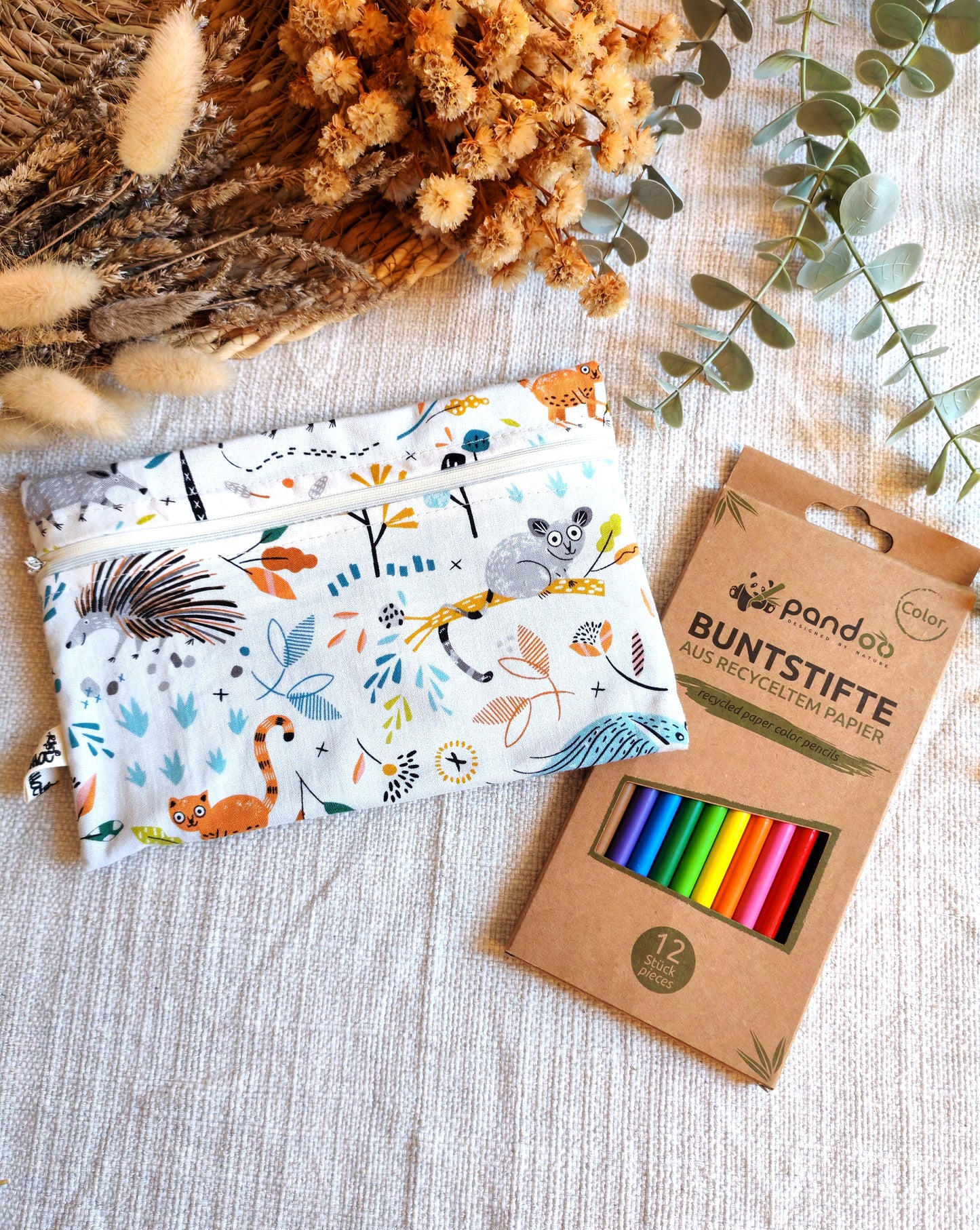 Set Astuccio + 12 Matite colorate in carta riciclata